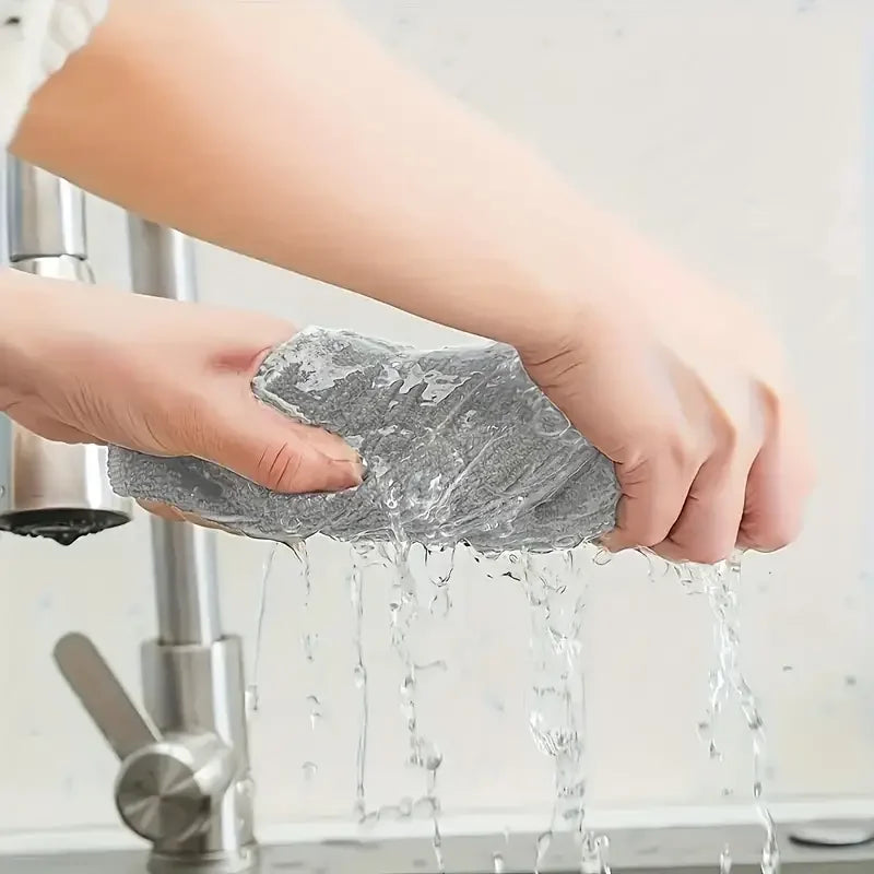 Microfiber Cleaning Cloths – Lint-Free, Reusable & Absorbent
